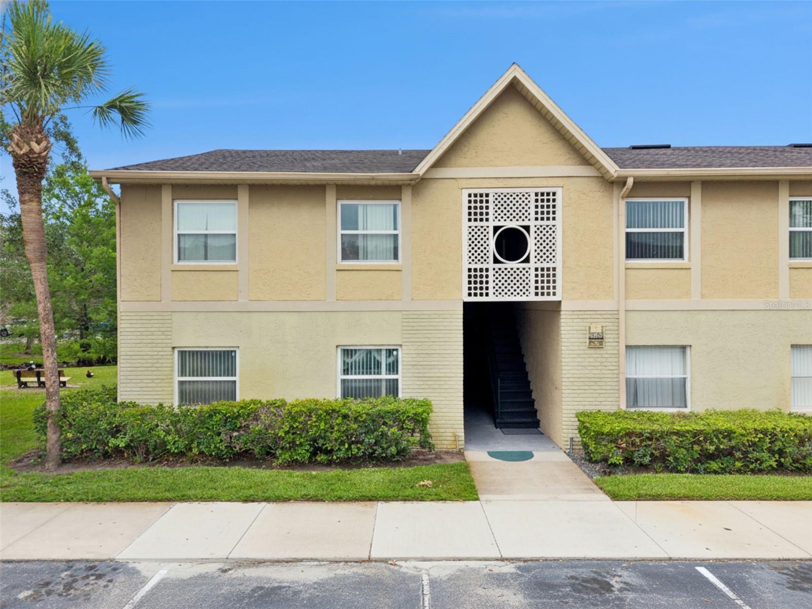 Welcome to Hawthorne Village! This beautifully updated first-floor end-unit townhouse offers 2 bedrooms, 2 bathrooms, and a spacious screened-in, tiled patio perfect for enjoying the Florida lifestyle.
Ideally located on the first right as you enter the gated community, this desirable end unit features extra side yard space, abundant parking, and a prime location near the pool—close enough for convenience, yet far enough to avoid pool traffic. Inside, you'll find a bright open floor plan, a welcoming foyer with mosaic tile, spacious living and dining areas, and a well-appointed kitchen with a breakfast bar and ample cabinetry.
Residents enjoy access to community pools, a fitness center, and a tennis court. Conveniently located just off Central Florida Parkway with easy access to shopping, dining, major highways, Orlando International Airport, and area attractions.
Perfect for first-time buyers, downsizers, or investors. Furniture is negotiable!