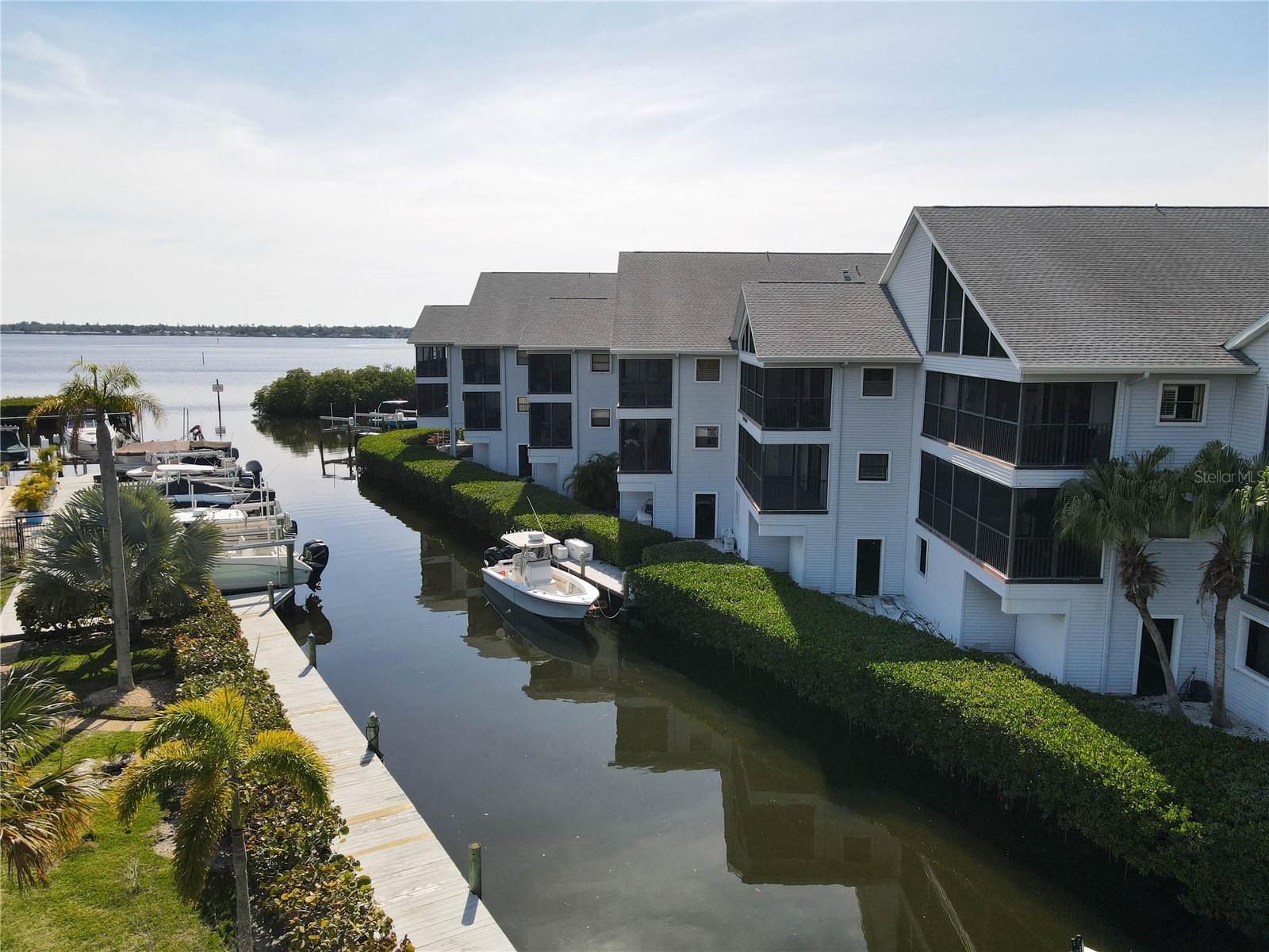 RIVER PLACE - Residential