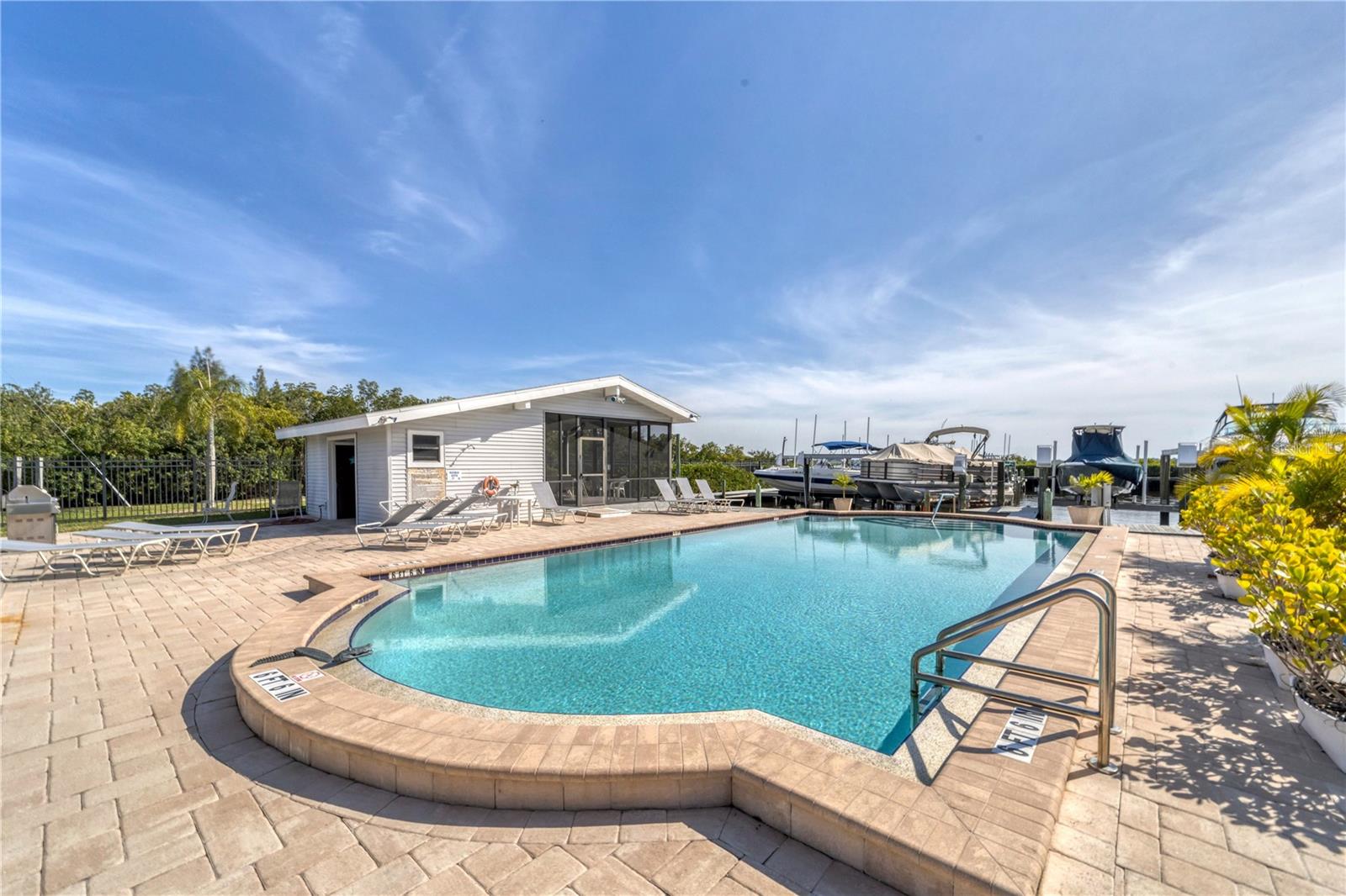RIVER PLACE - Residential