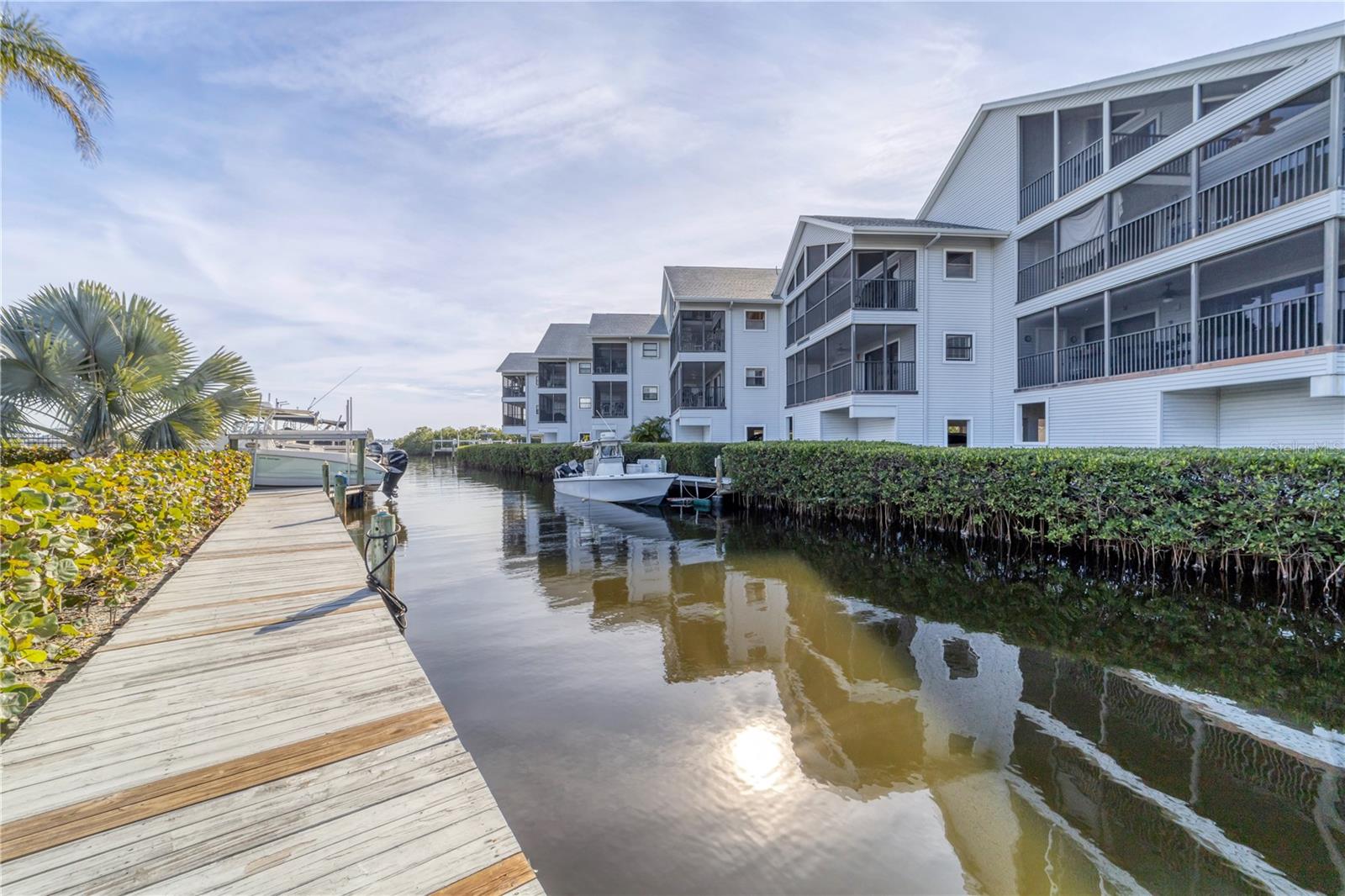 RIVER PLACE - Residential