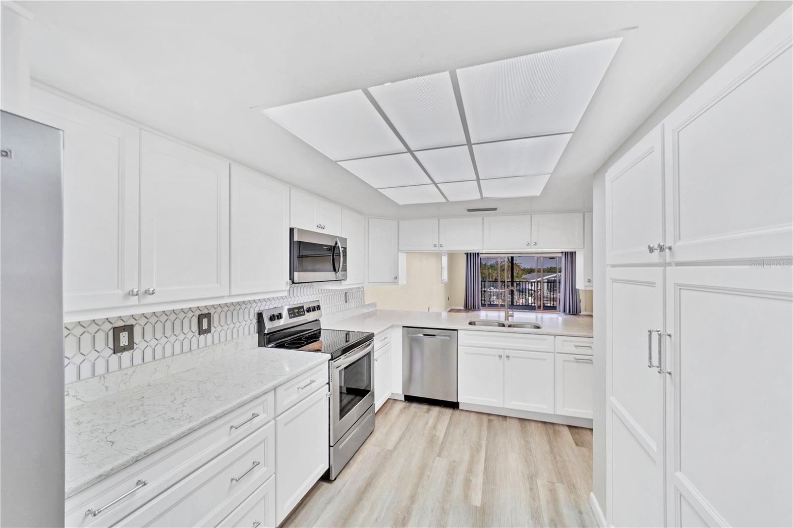 RIVER PLACE - Residential