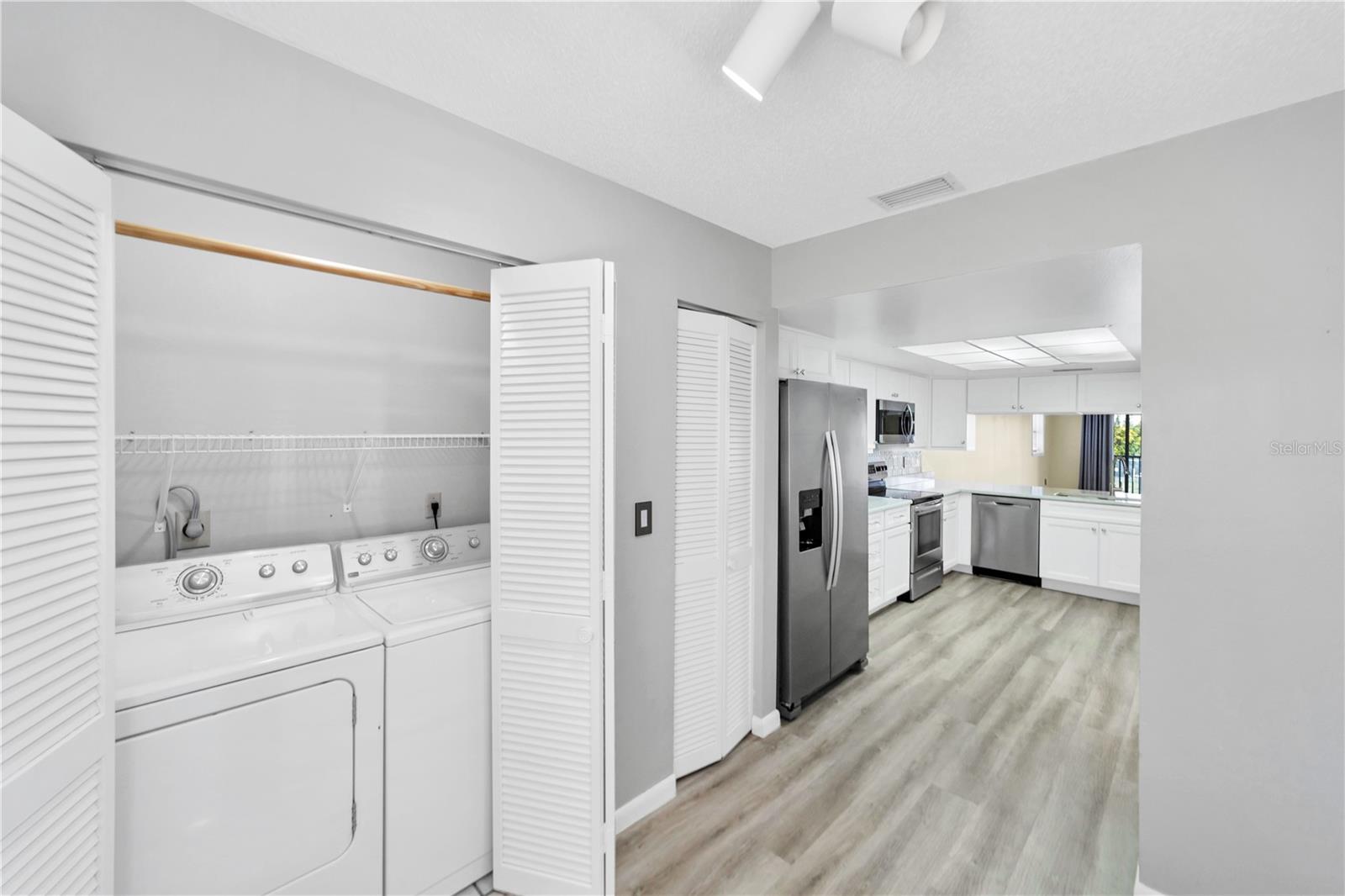RIVER PLACE - Residential