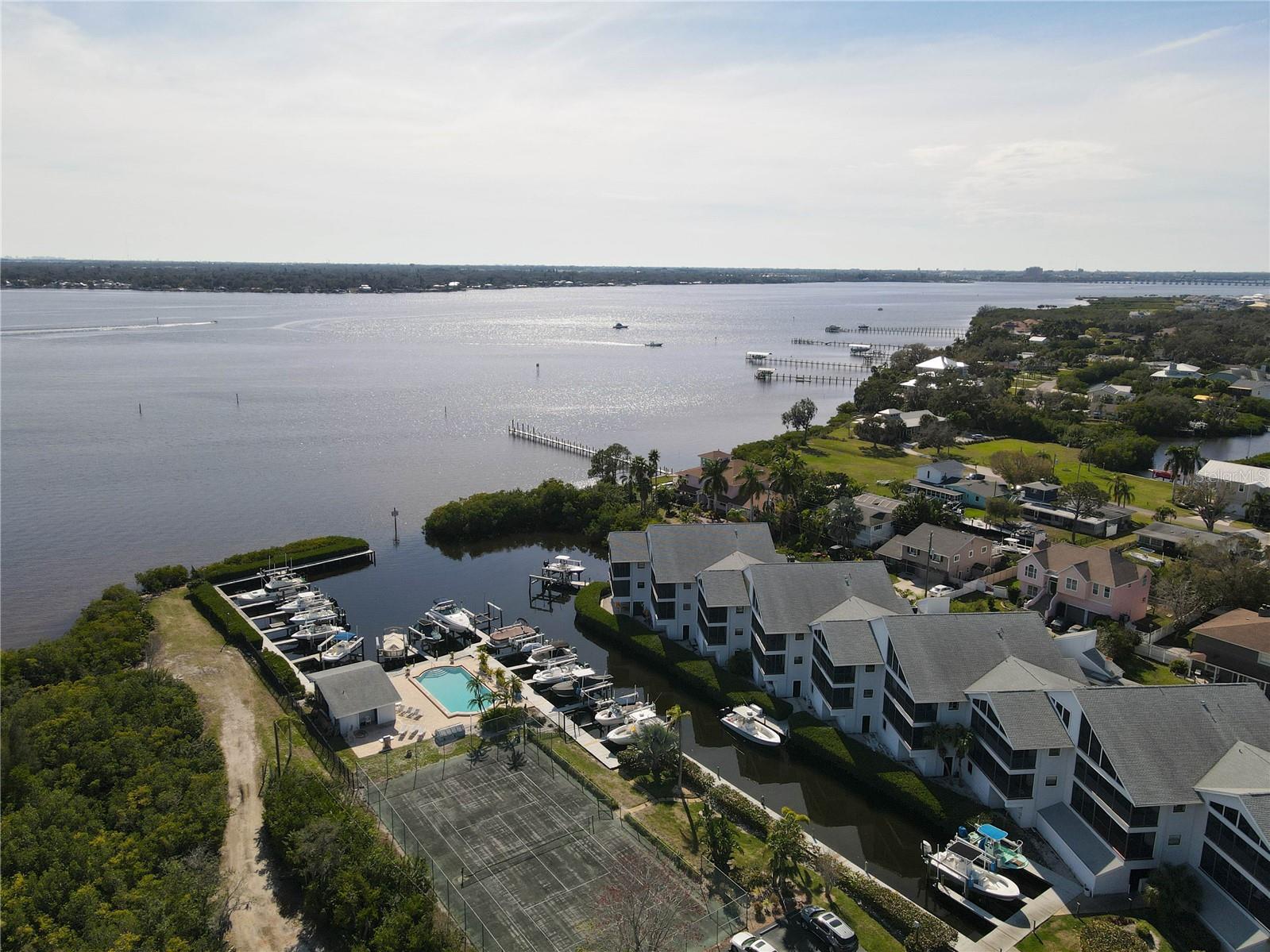 RIVER PLACE - Residential