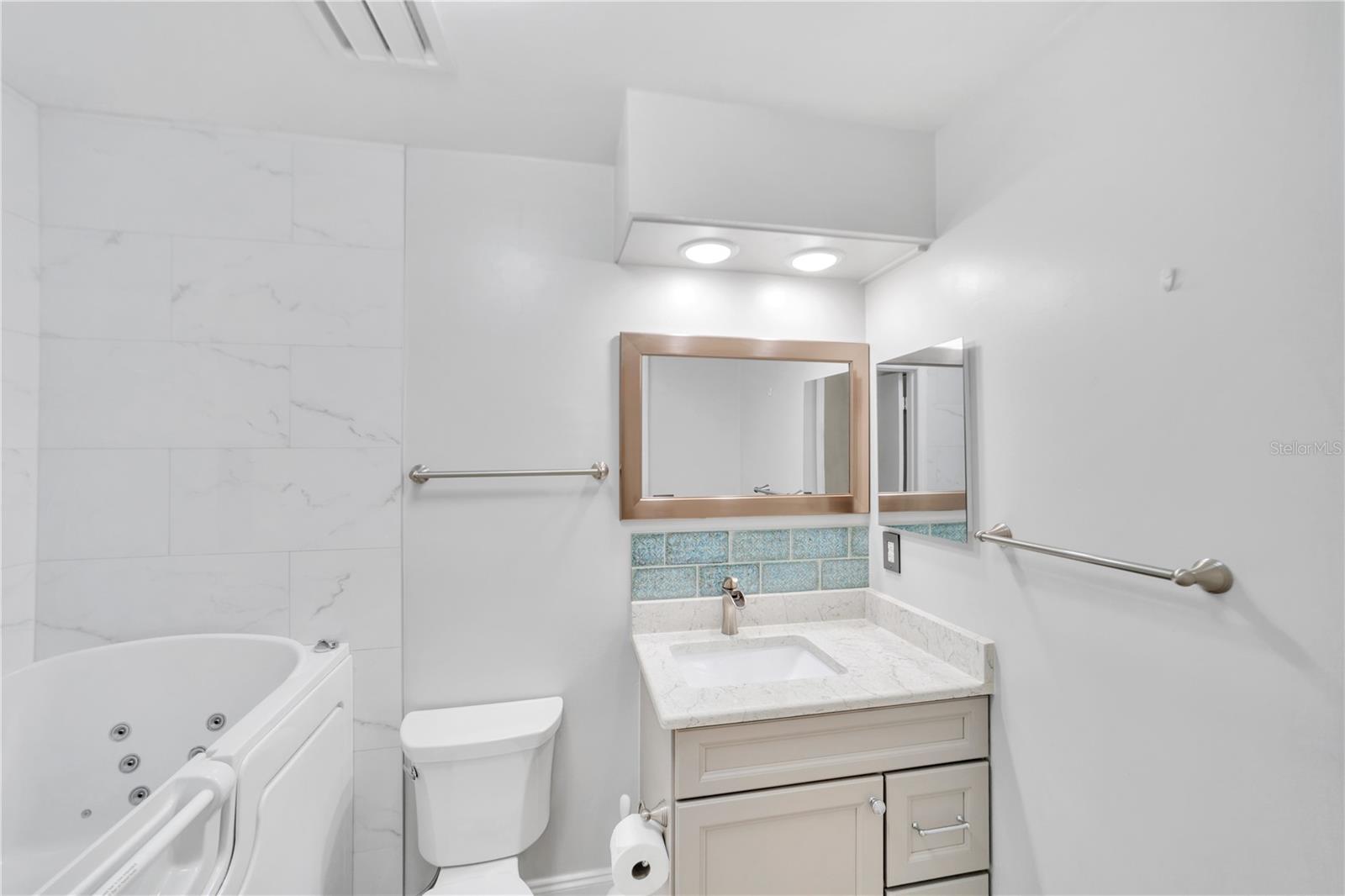 RIVER PLACE - Residential