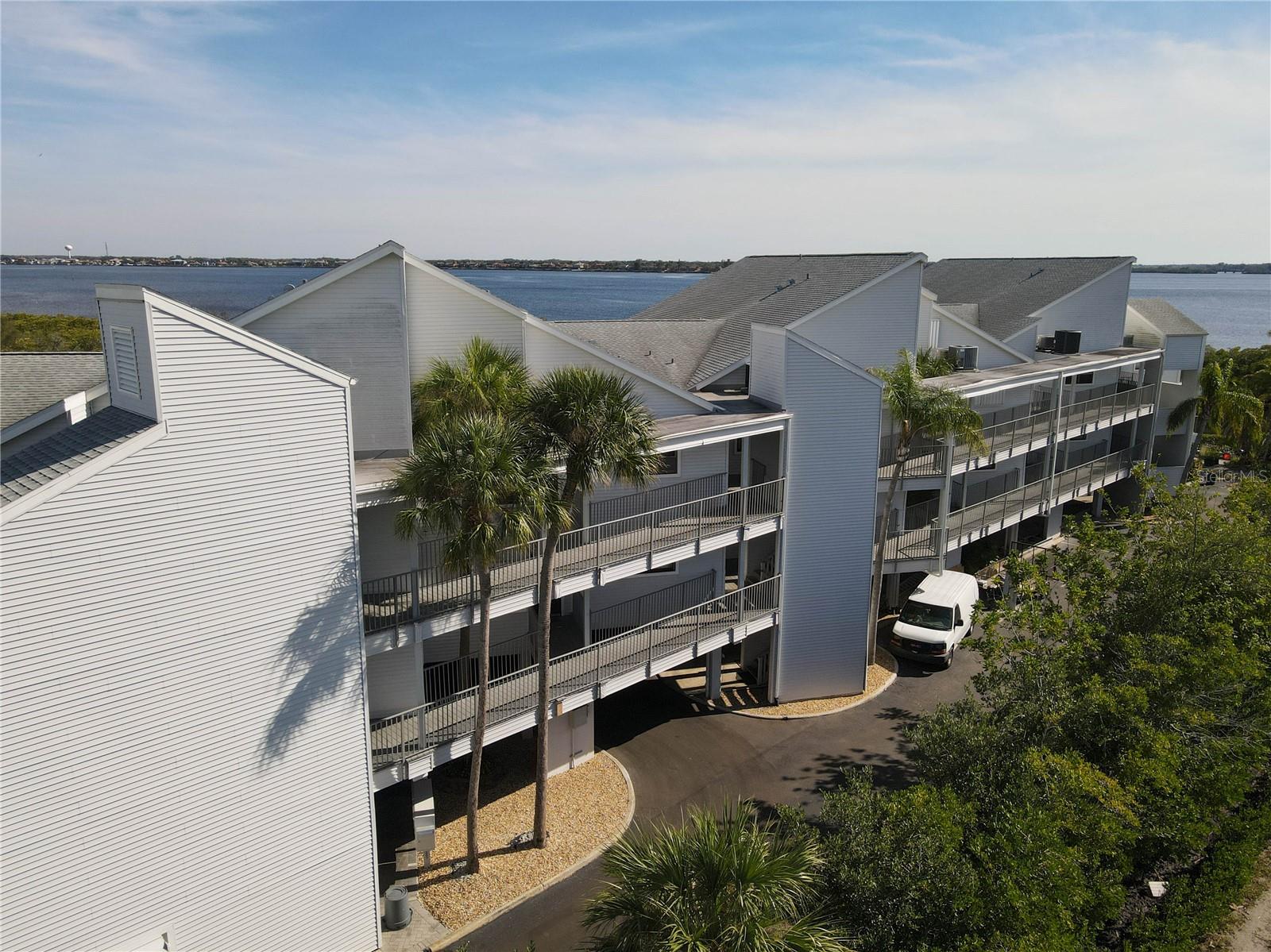 RIVER PLACE - Residential