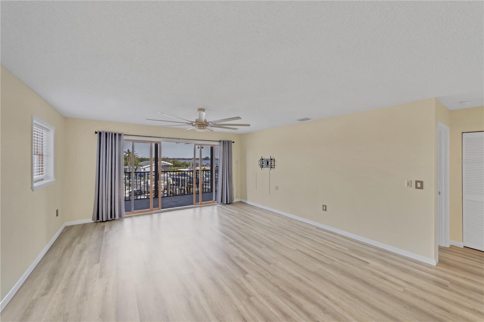 RIVER PLACE - Residential