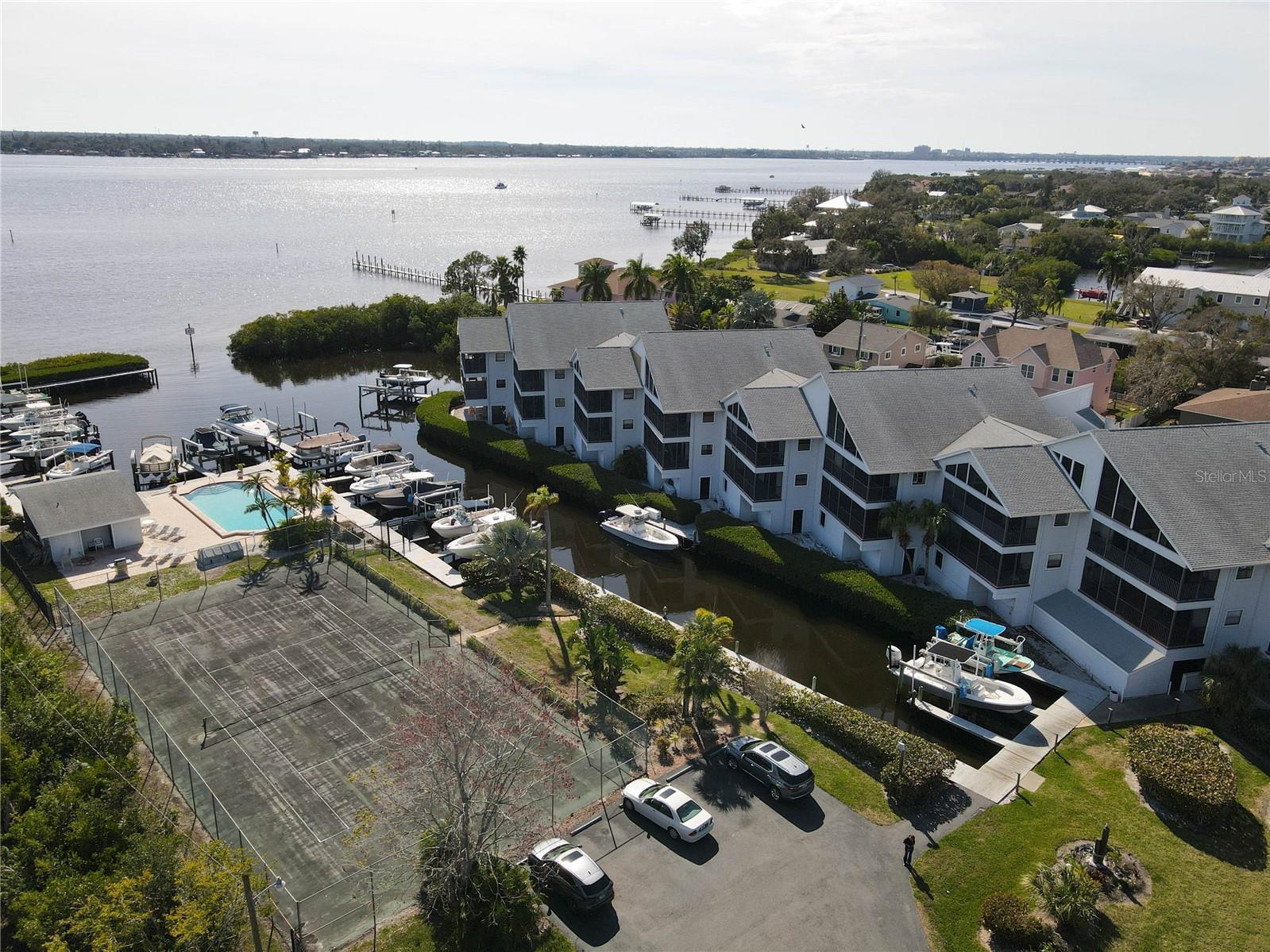 RIVER PLACE - Residential