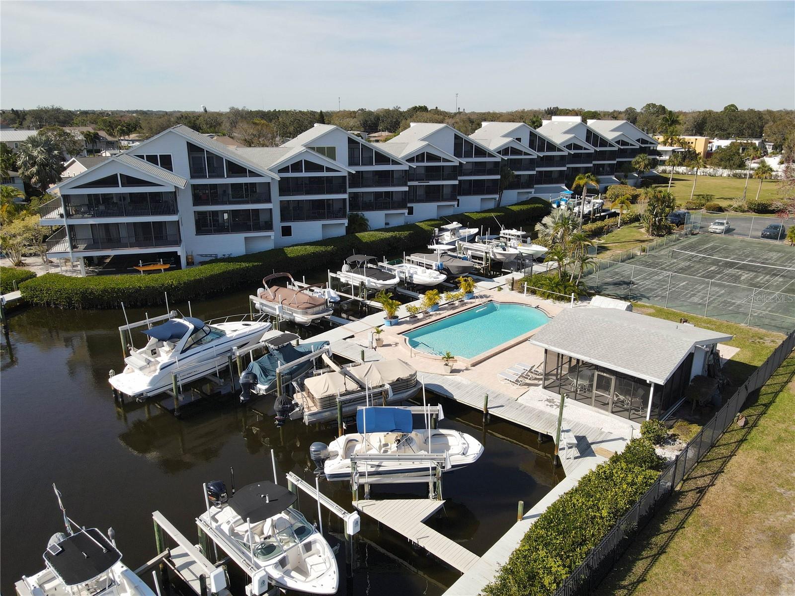RIVER PLACE - Residential