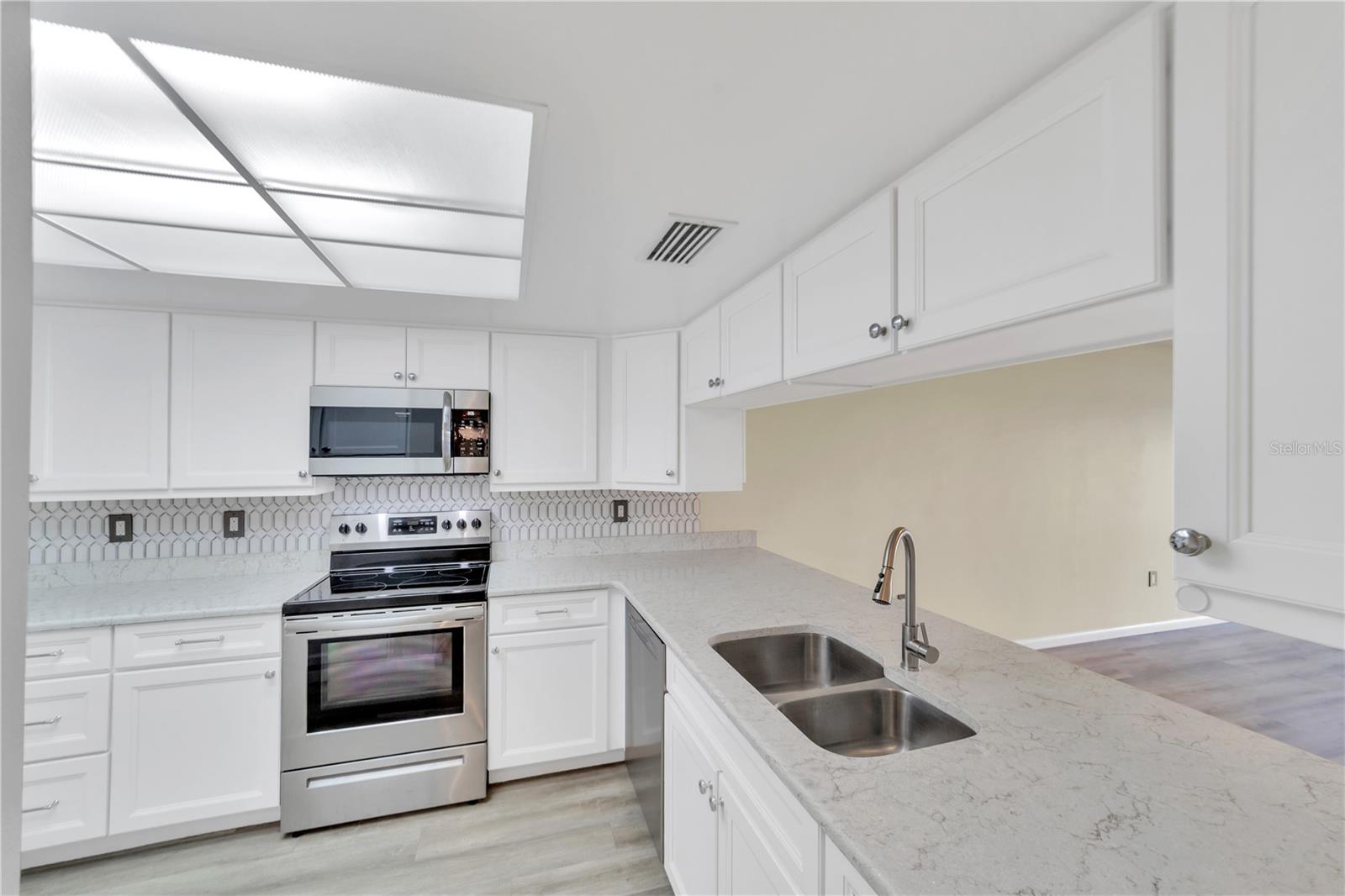 RIVER PLACE - Residential