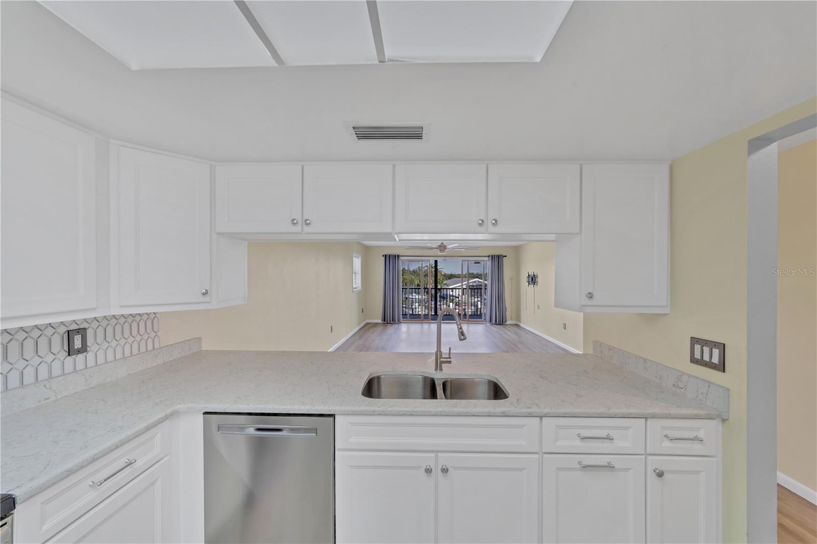 RIVER PLACE - Residential