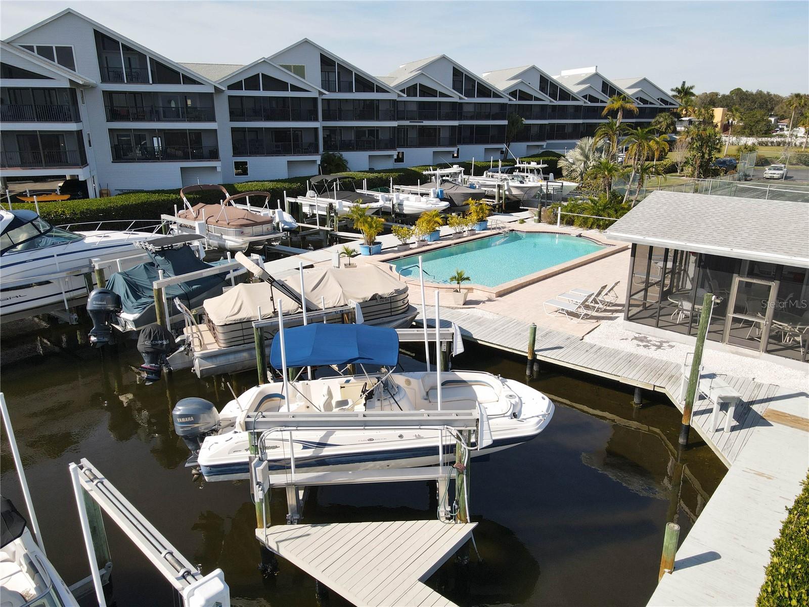 RIVER PLACE - Residential