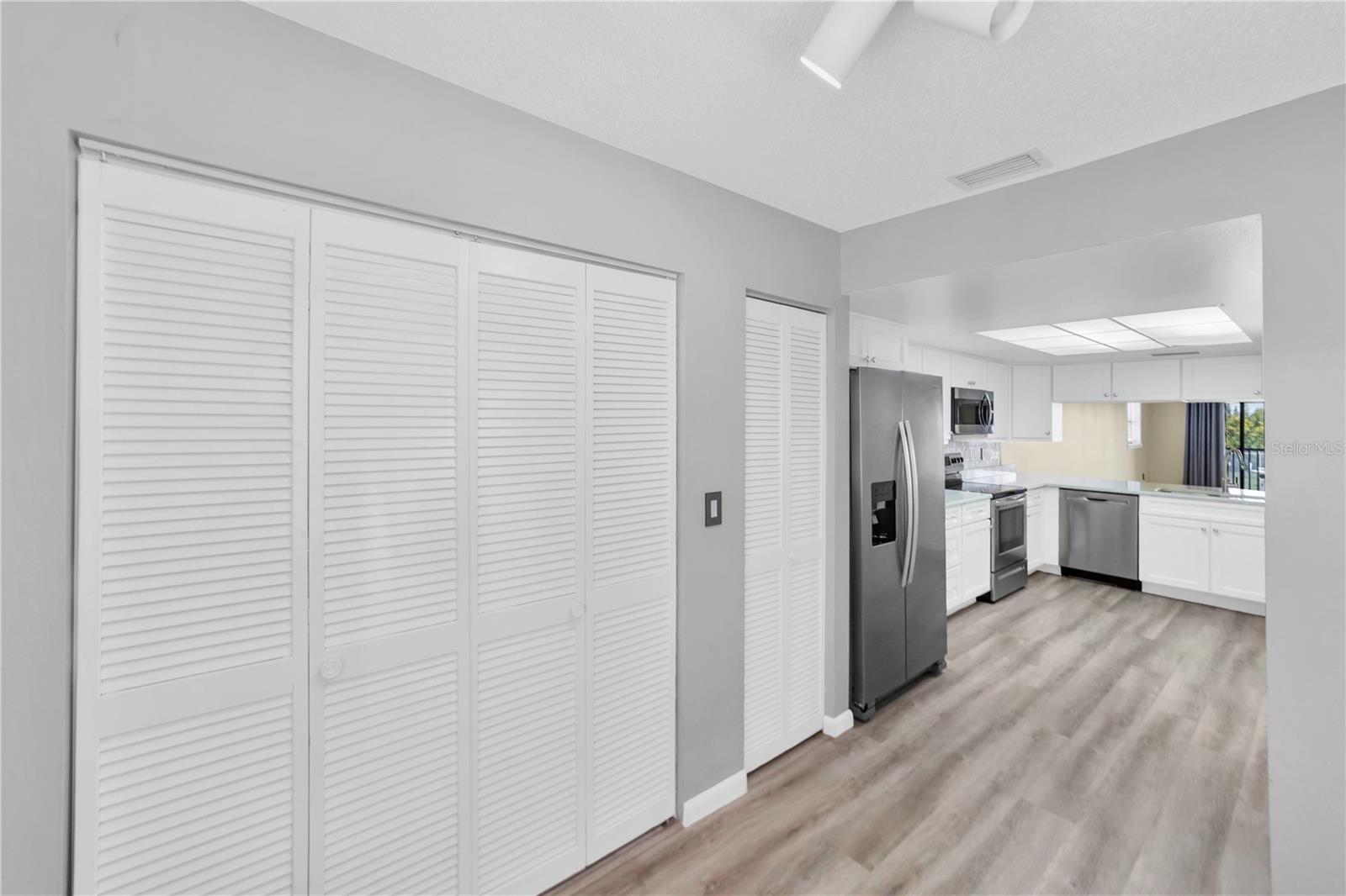RIVER PLACE - Residential