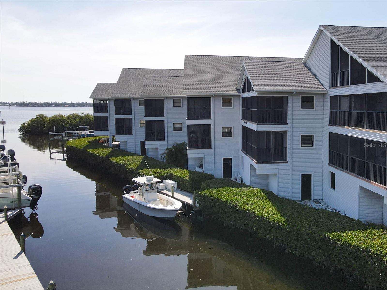 RIVER PLACE - Residential