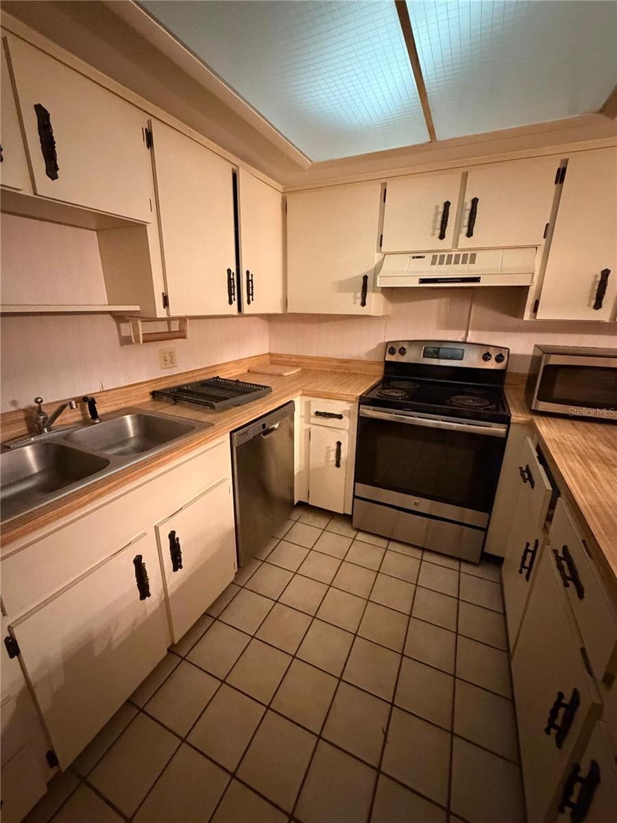 BAHAMIAN CLUB UNITS 01-03 INC - Residential