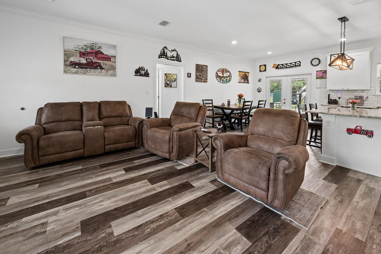 CHIEFLAND COUNTRY ESTATES - Residential