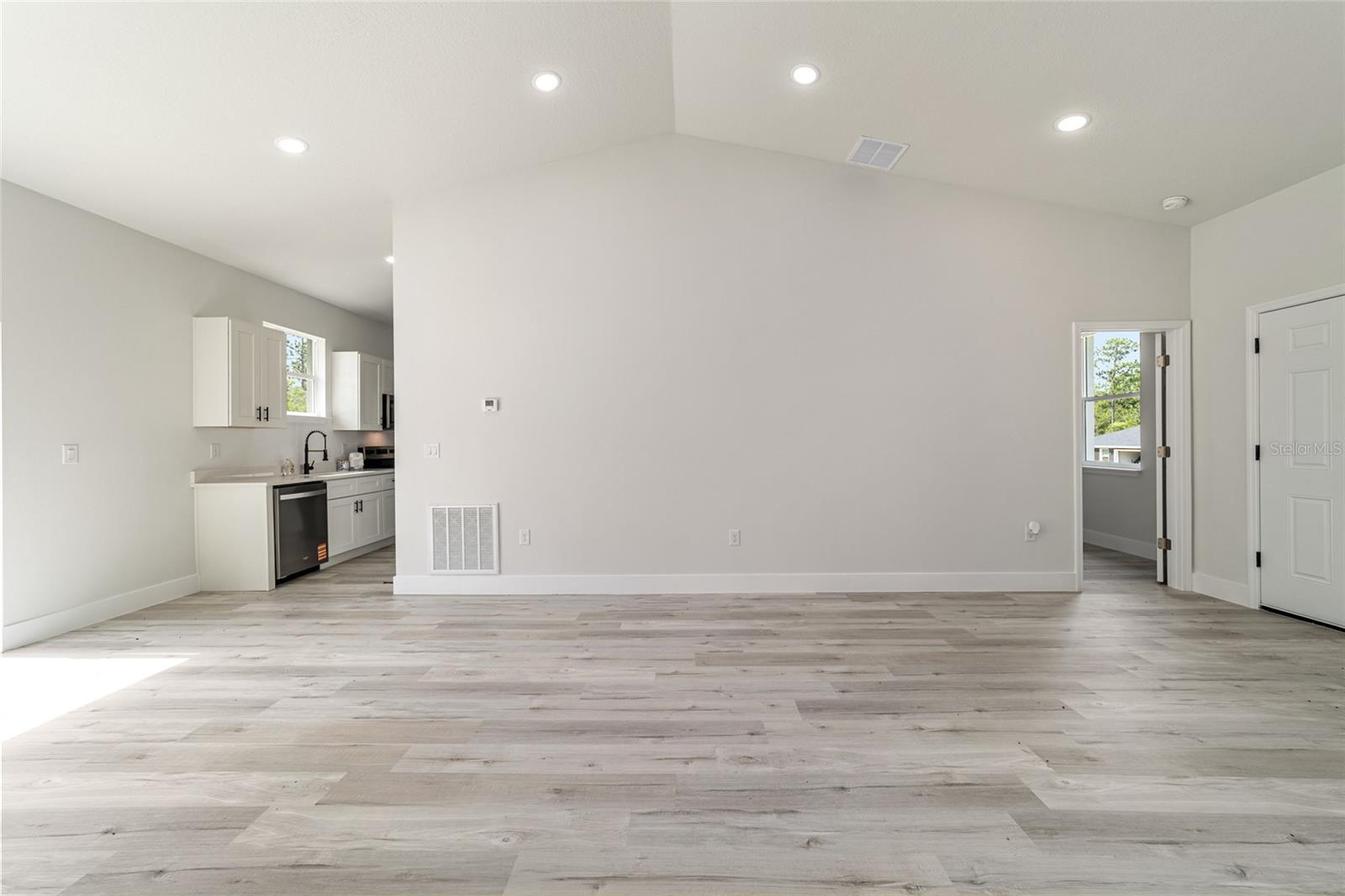 RAINBOW LAKES ESTATES - Residential