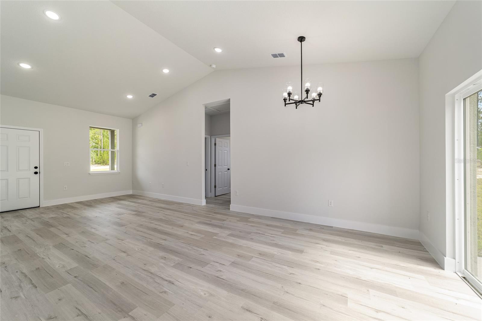 RAINBOW LAKES ESTATES - Residential