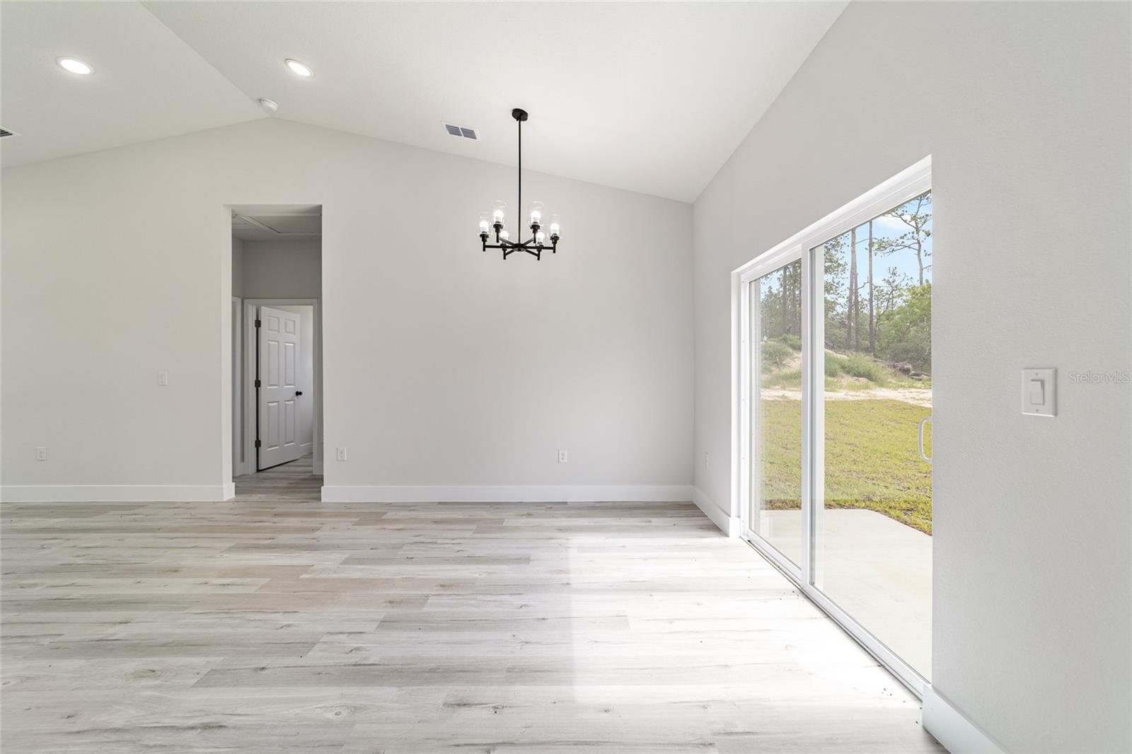 RAINBOW LAKES ESTATES - Residential
