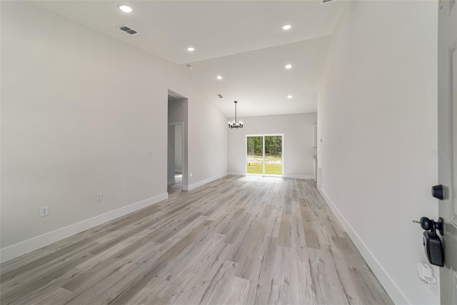 RAINBOW LAKES ESTATES - Residential