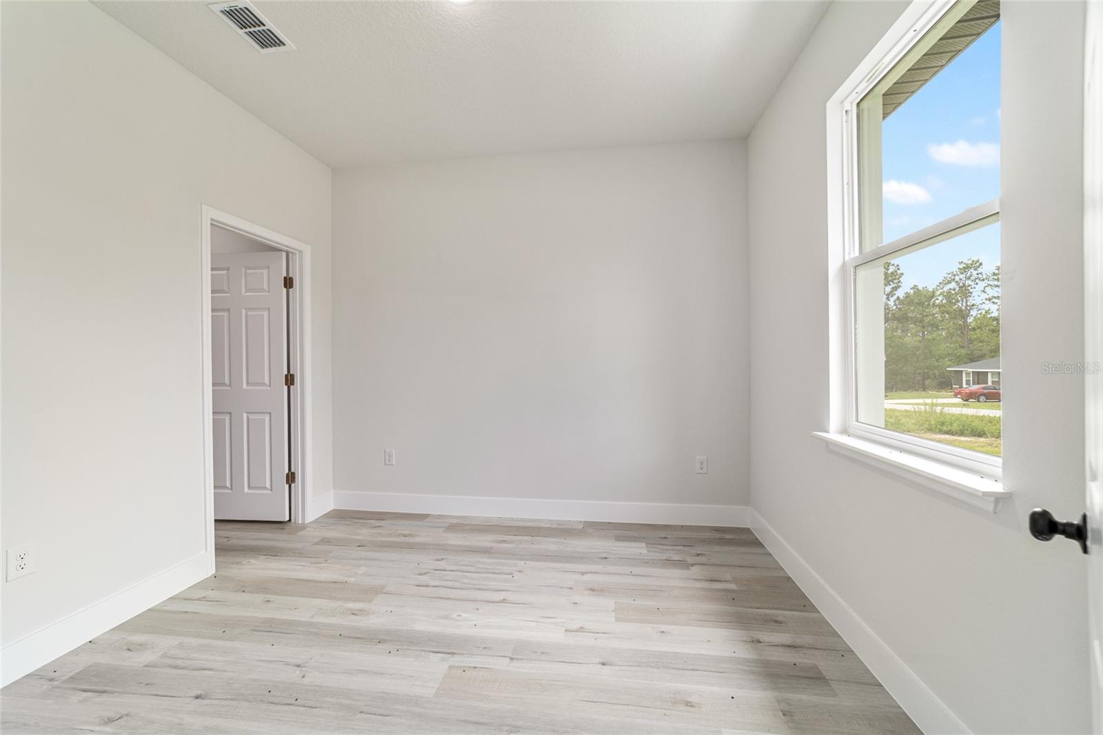 RAINBOW LAKES ESTATES - Residential