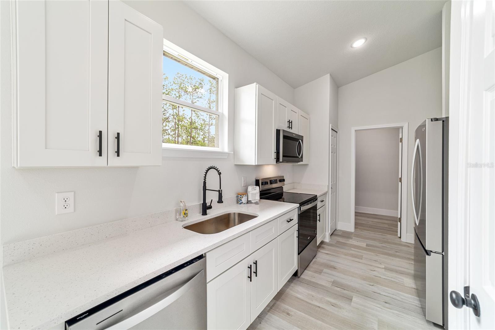 RAINBOW LAKES ESTATES - Residential