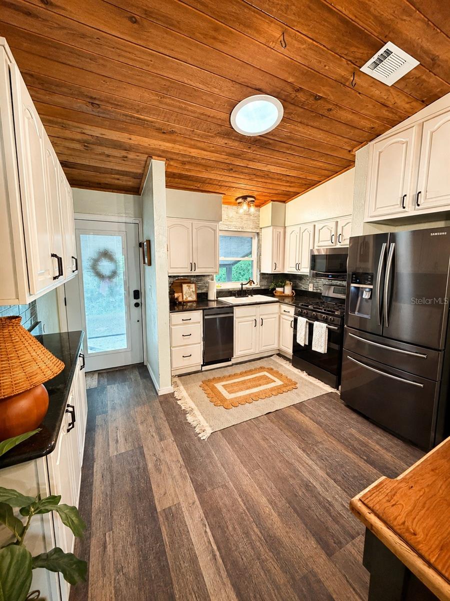 FIVE-A-RANCHES - Residential