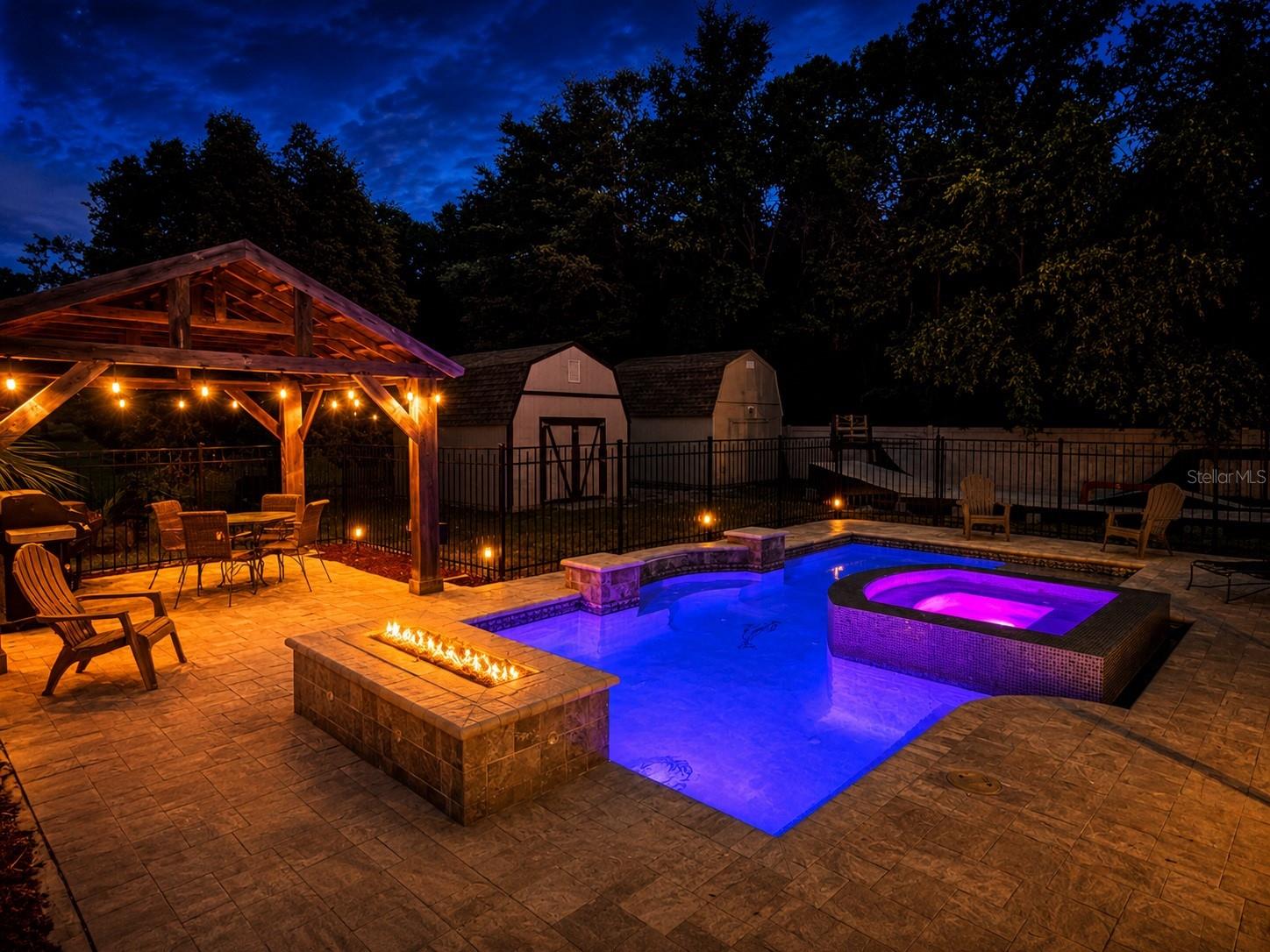 FIVE-A-RANCHES - Residential