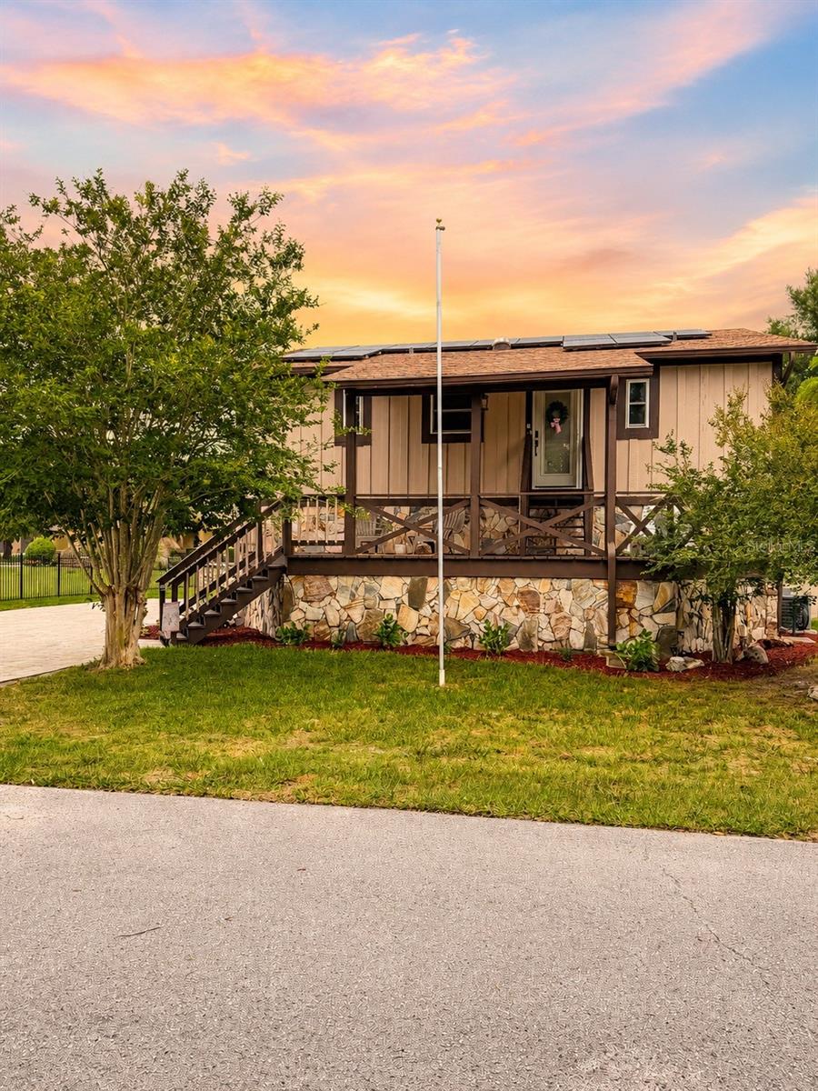 FIVE-A-RANCHES - Residential