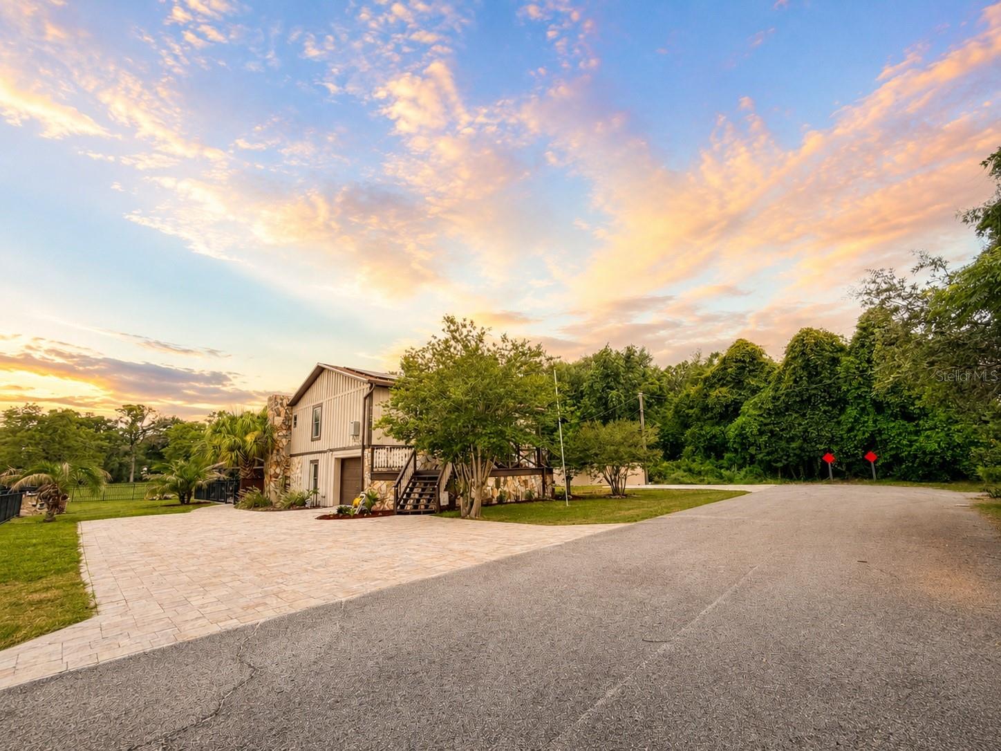 FIVE-A-RANCHES - Residential