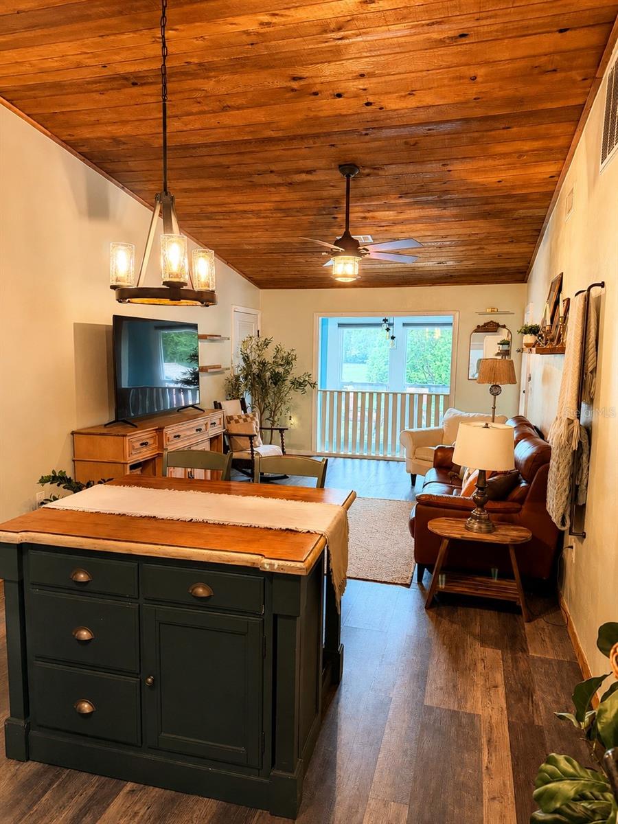 FIVE-A-RANCHES - Residential