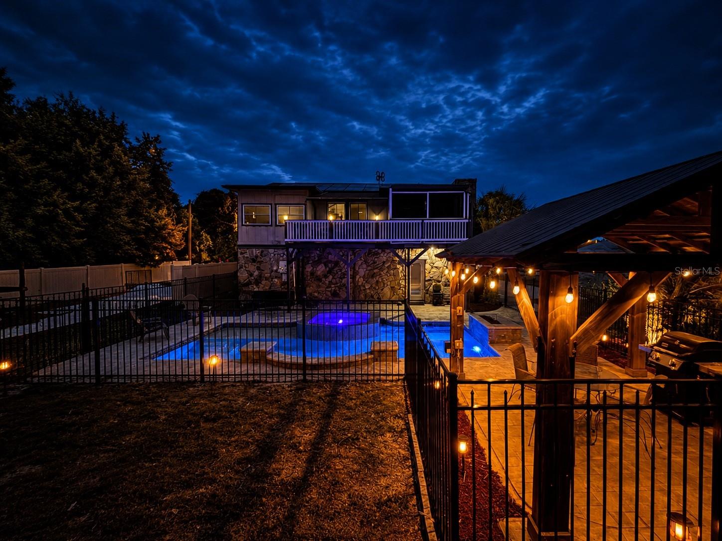 FIVE-A-RANCHES - Residential