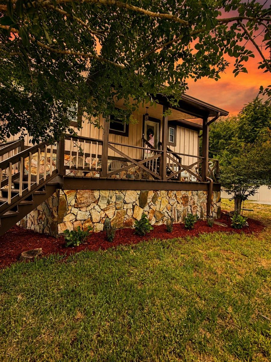 FIVE-A-RANCHES - Residential