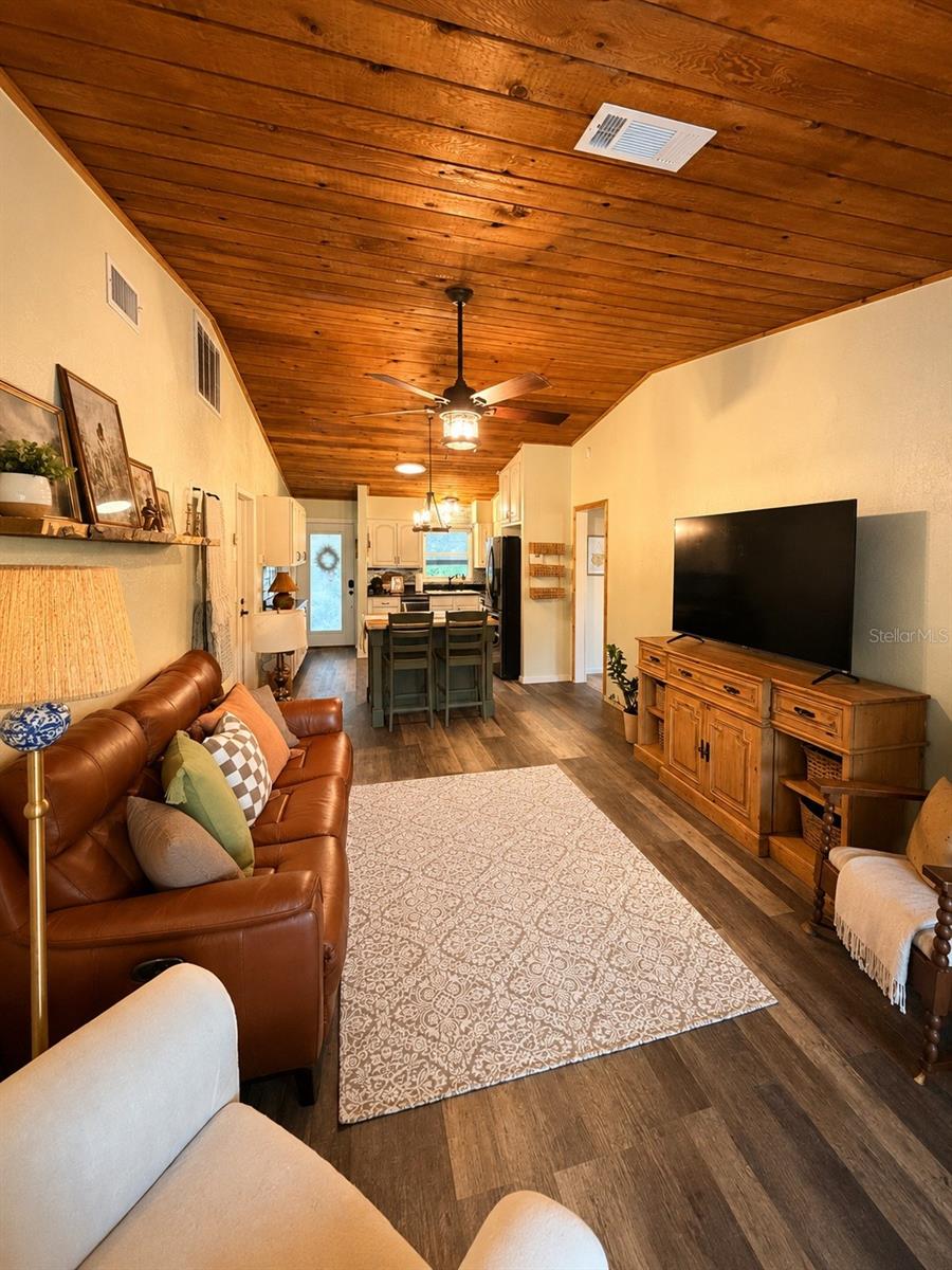 FIVE-A-RANCHES - Residential