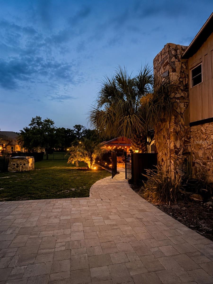 FIVE-A-RANCHES - Residential