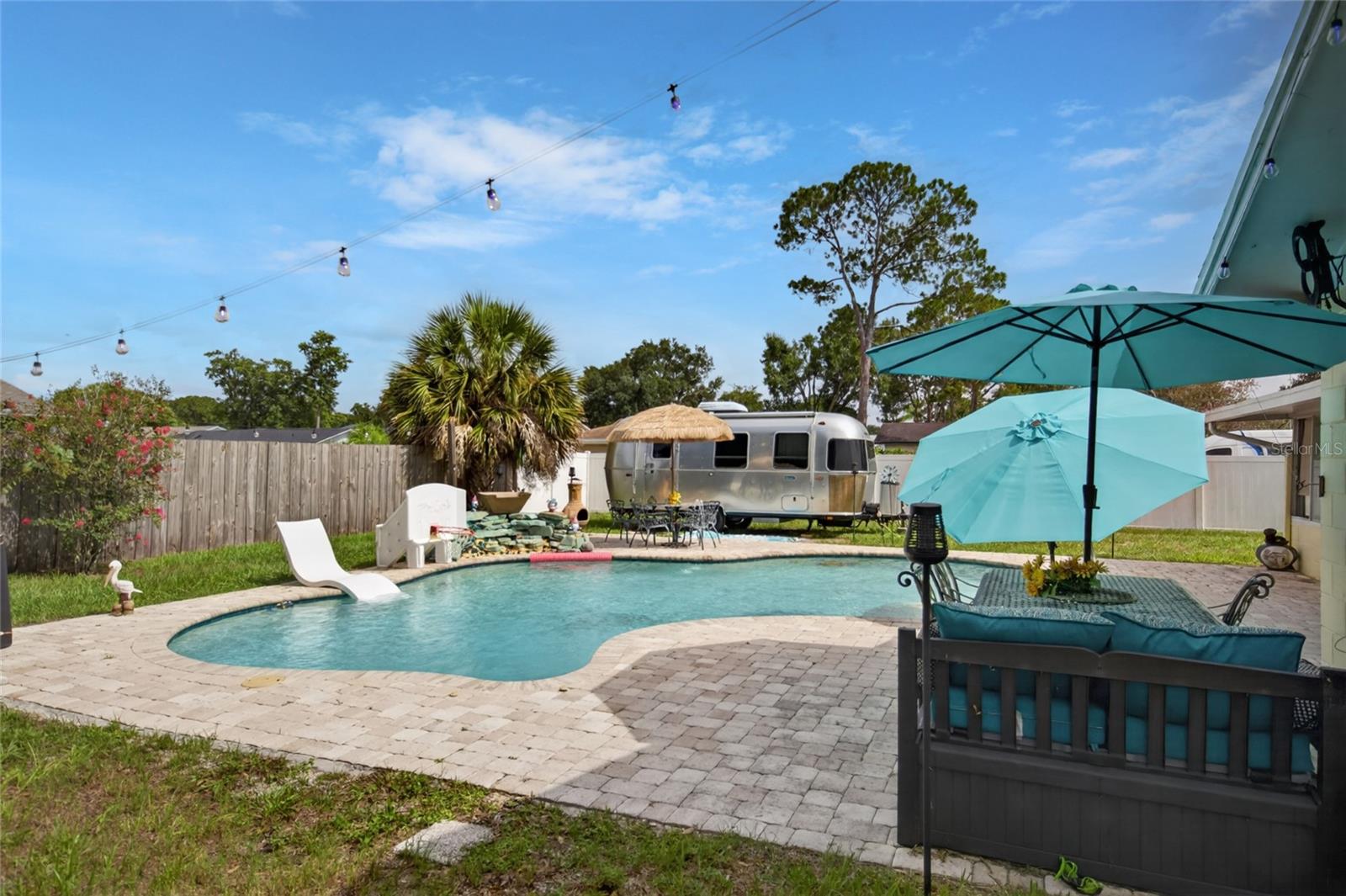 CARROLLWOOD MEADOWS UNIT II SE - Residential