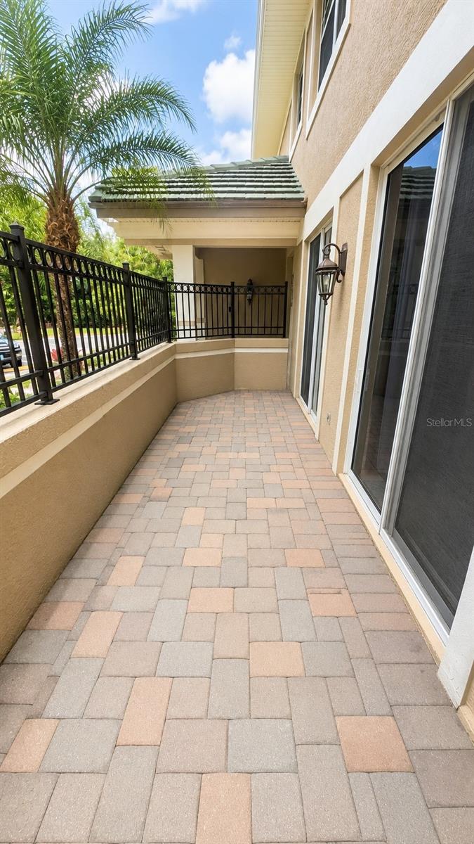 THE MOORINGS AT EDGEWATER - Residential Lease