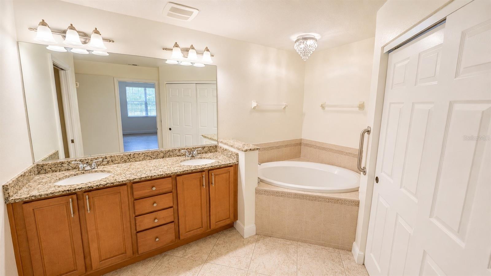 THE MOORINGS AT EDGEWATER - Residential Lease