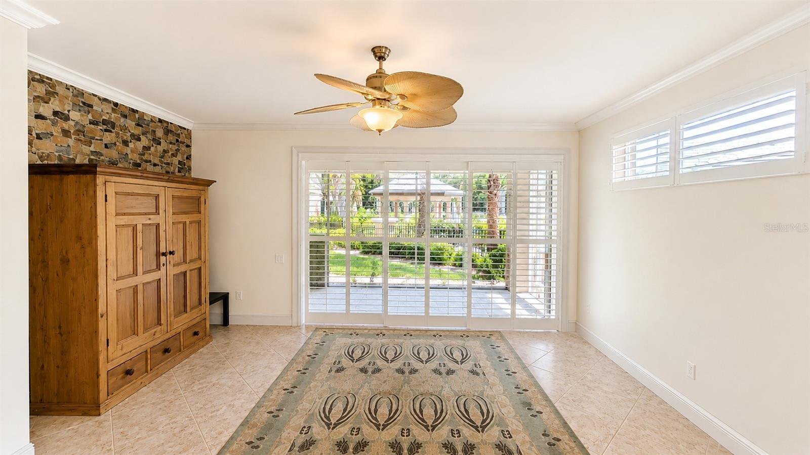THE MOORINGS AT EDGEWATER - Residential Lease