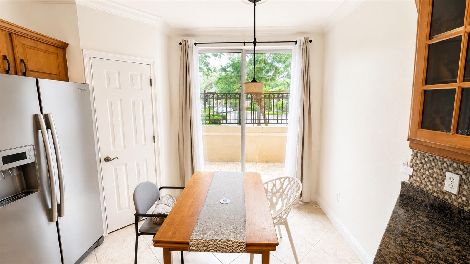 THE MOORINGS AT EDGEWATER - Residential Lease