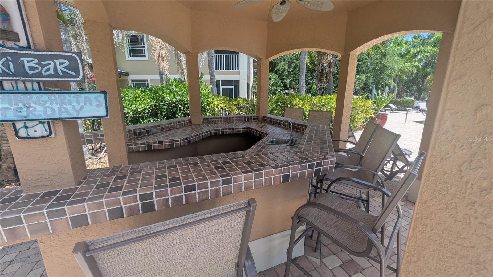 THE MOORINGS AT EDGEWATER - Residential Lease