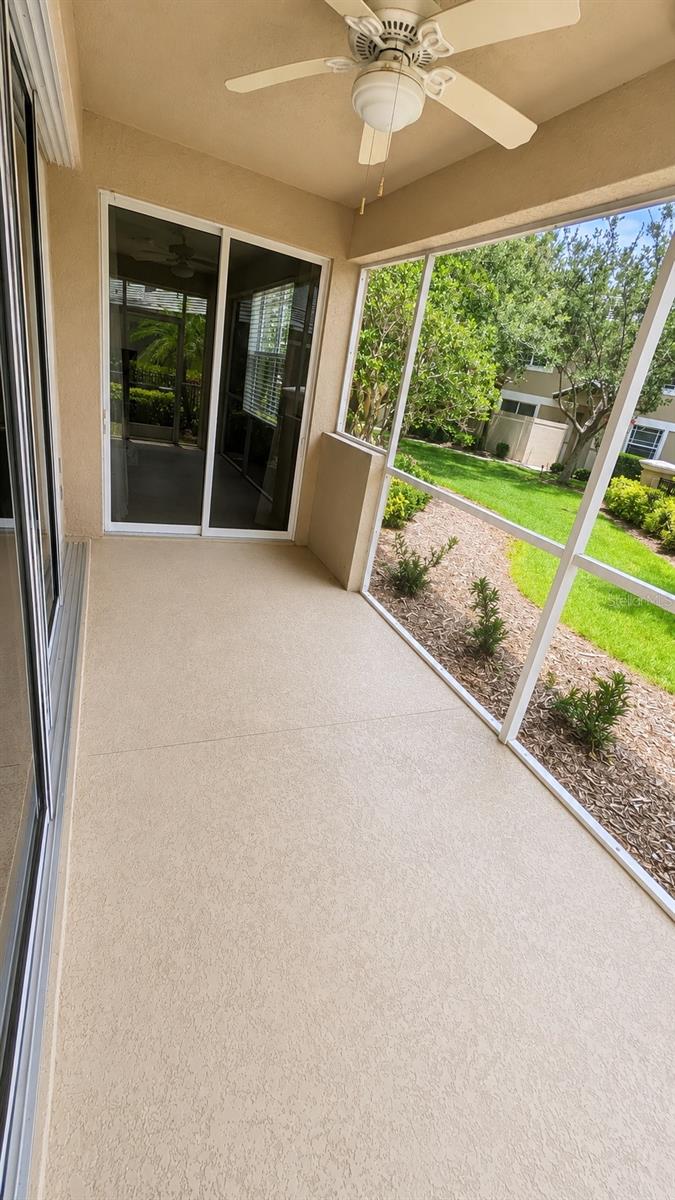 THE MOORINGS AT EDGEWATER - Residential Lease