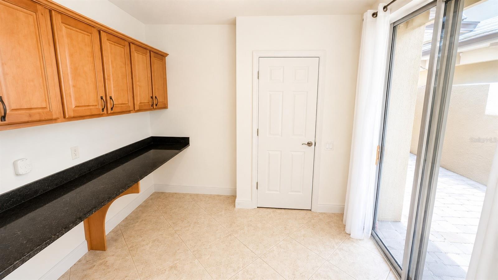 THE MOORINGS AT EDGEWATER - Residential Lease