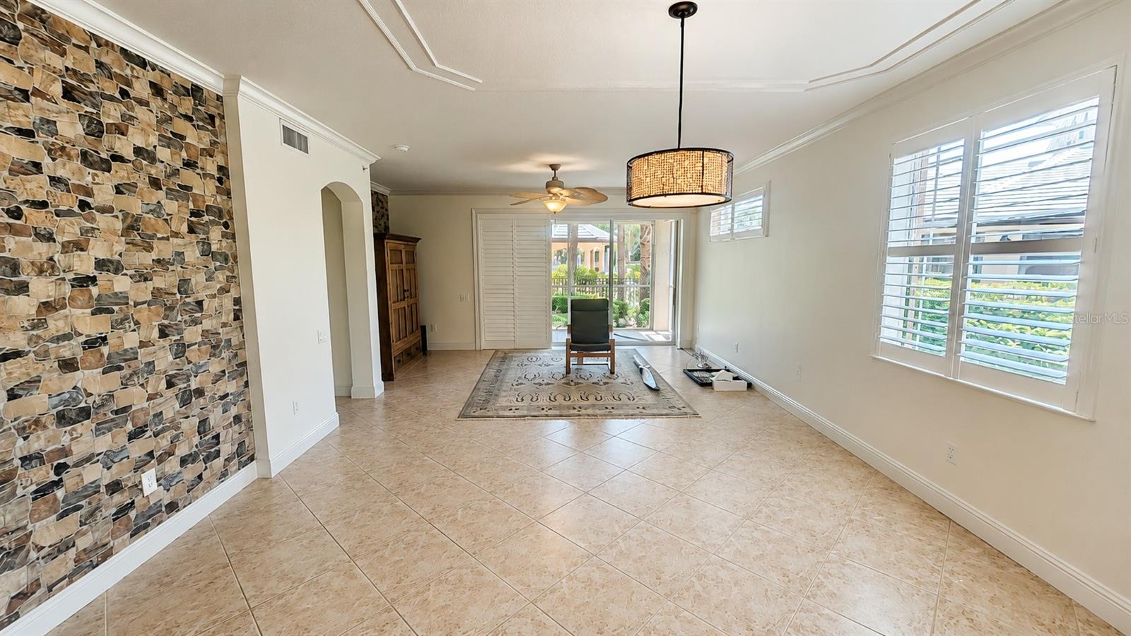 THE MOORINGS AT EDGEWATER - Residential Lease