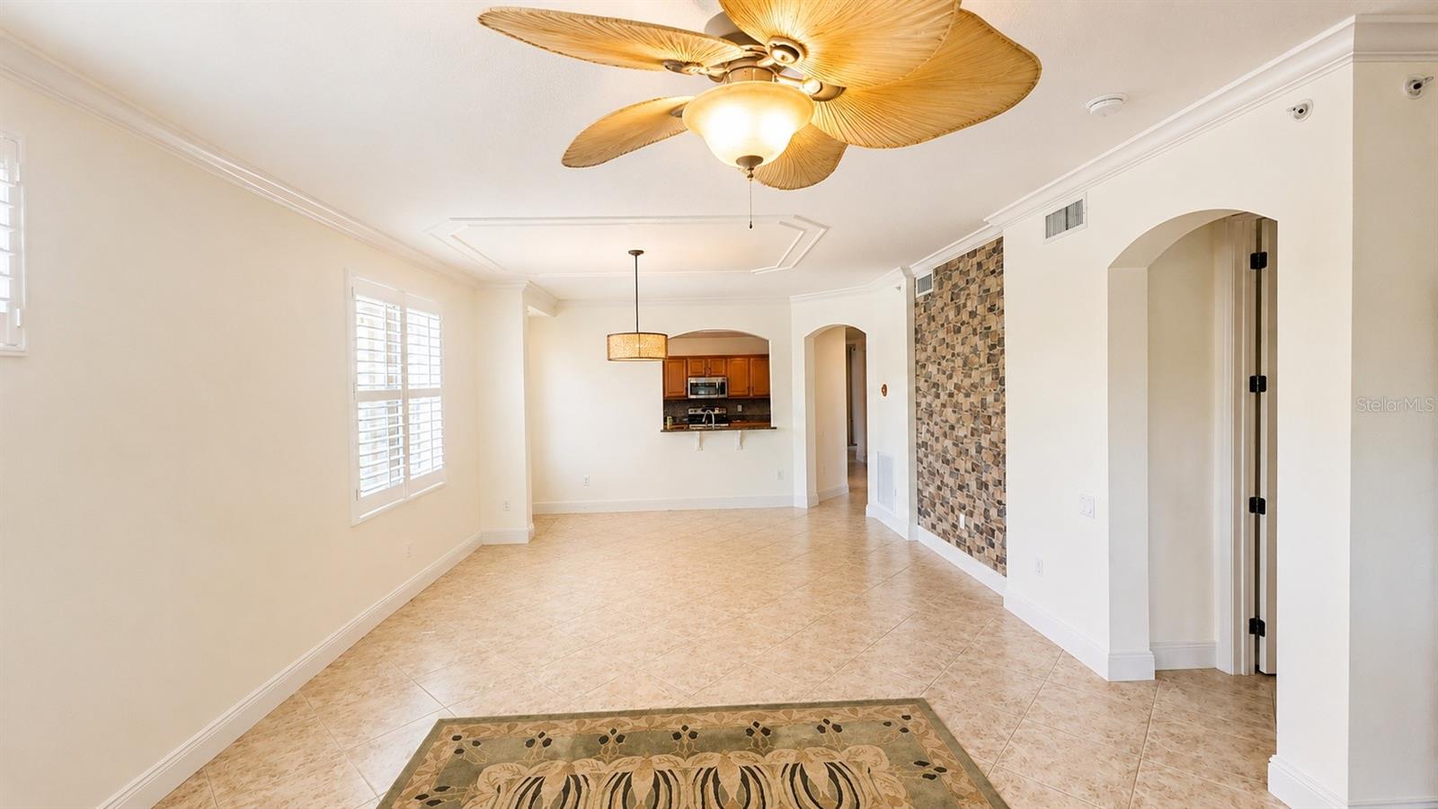 THE MOORINGS AT EDGEWATER - Residential Lease