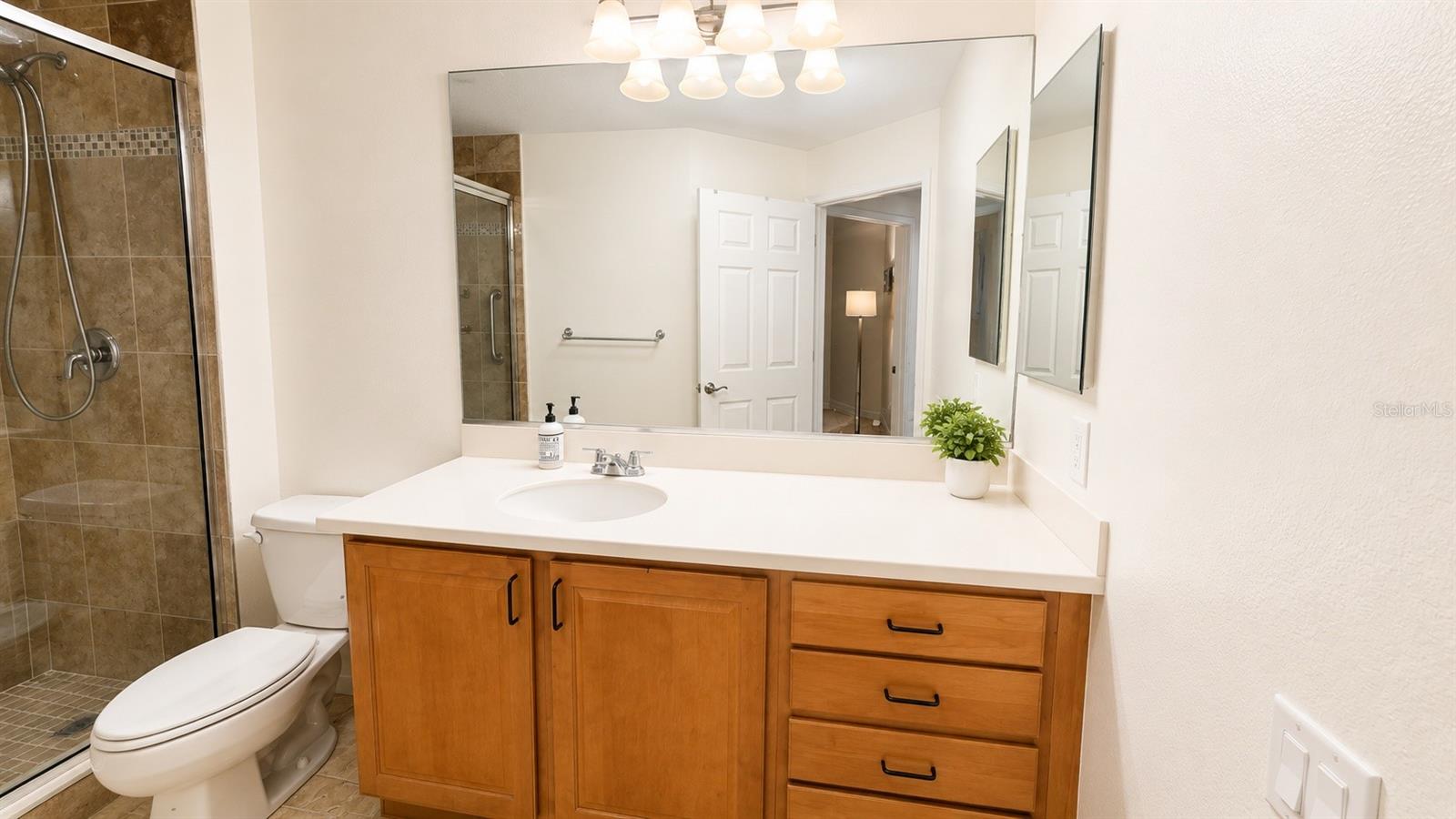 THE MOORINGS AT EDGEWATER - Residential Lease
