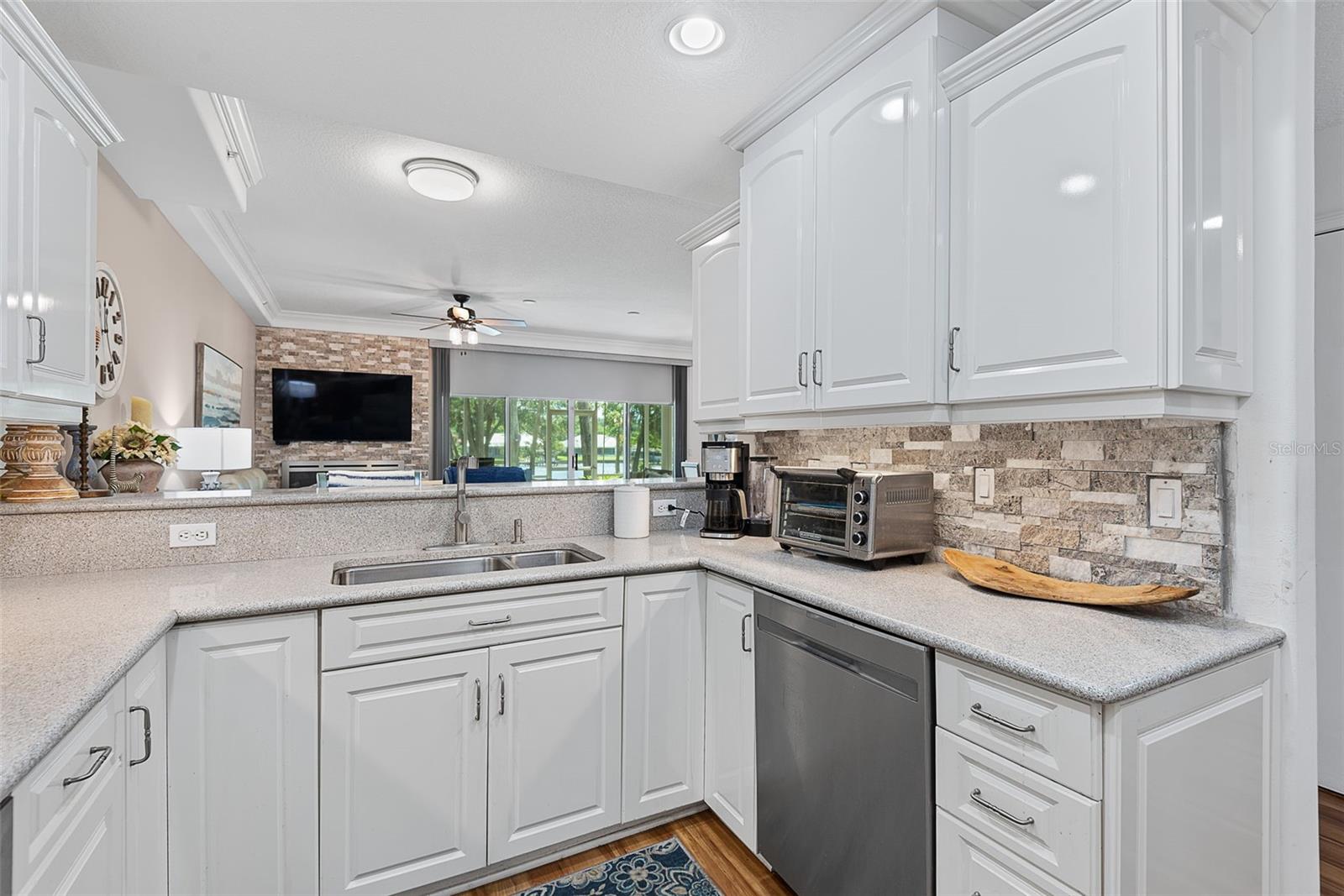 HARBOR SIDE VILLAGE II CONDO - Residential