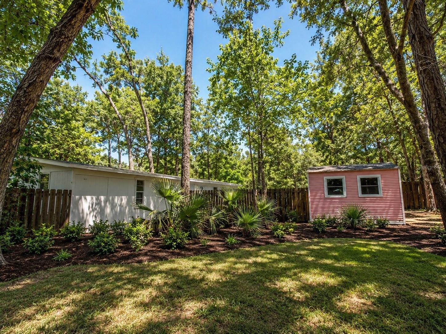HOLIDAY ACRES UNIT 01 - Residential
