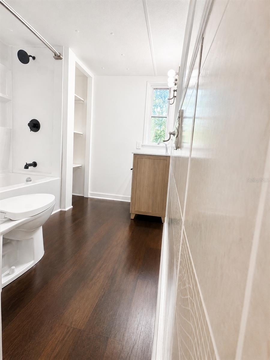 HOLIDAY ACRES UNIT 01 - Residential