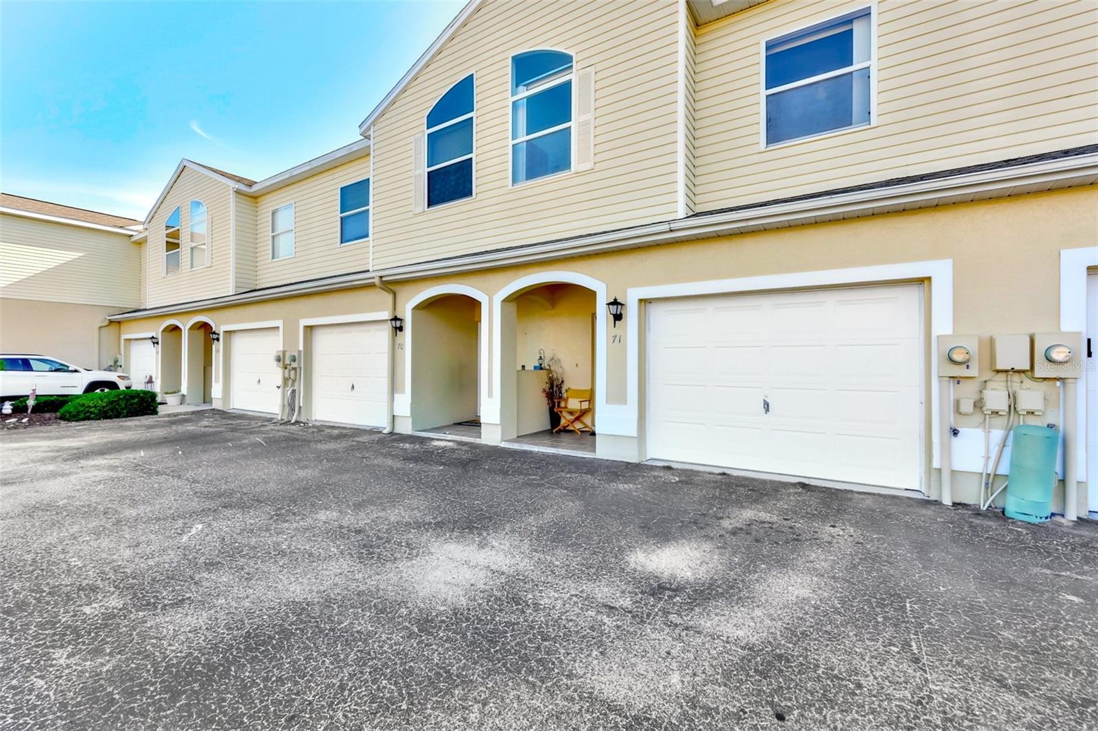 WILLOW LAKE - Residential