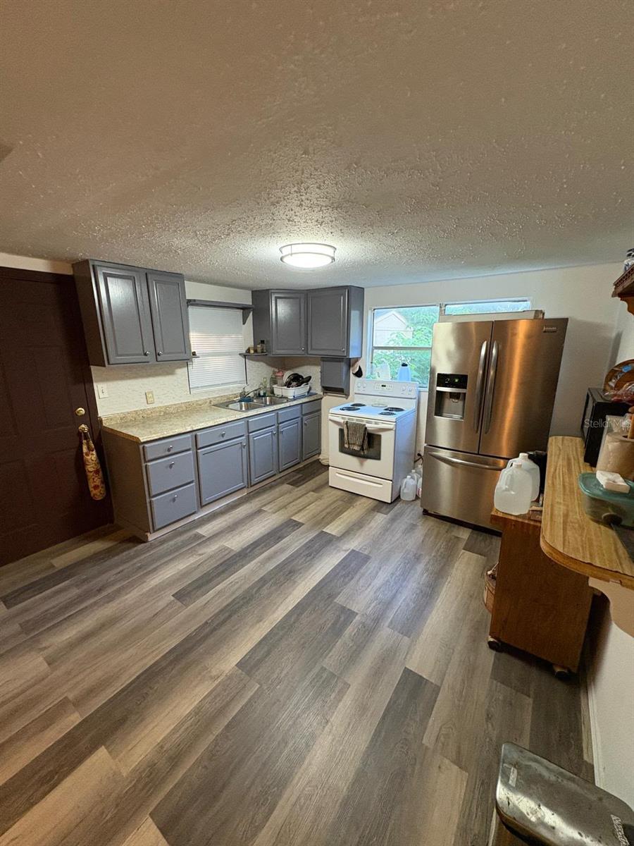 ACREAGE - Residential
